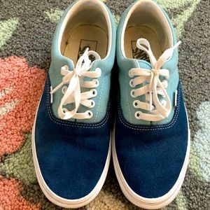 Vans suede canvas blend shoe!